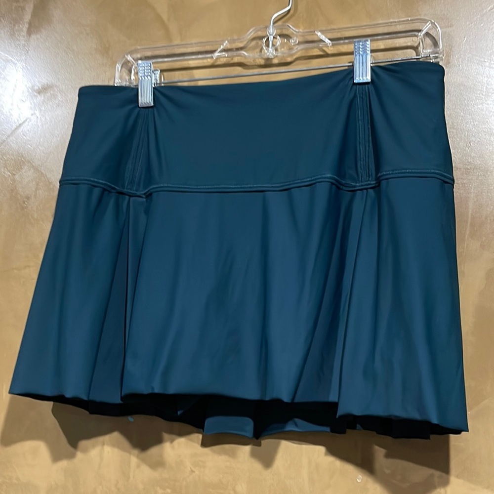 Lululemon Sz 10 Reg Skirt
